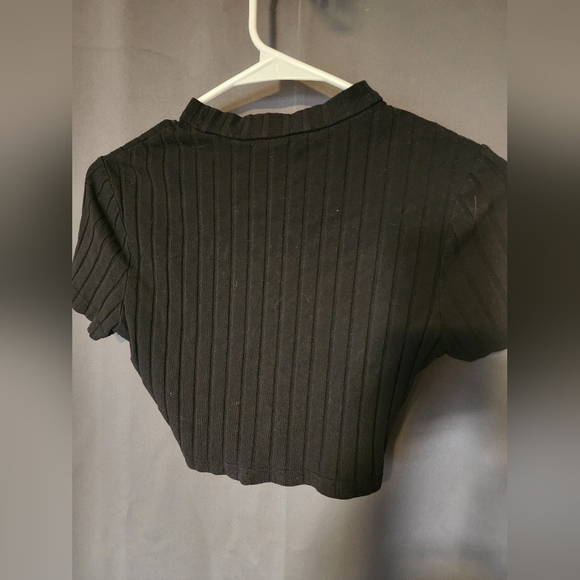 Shein Tops, Women's size Medium Black Rib Knit Crop Top - Picture 5 of 6